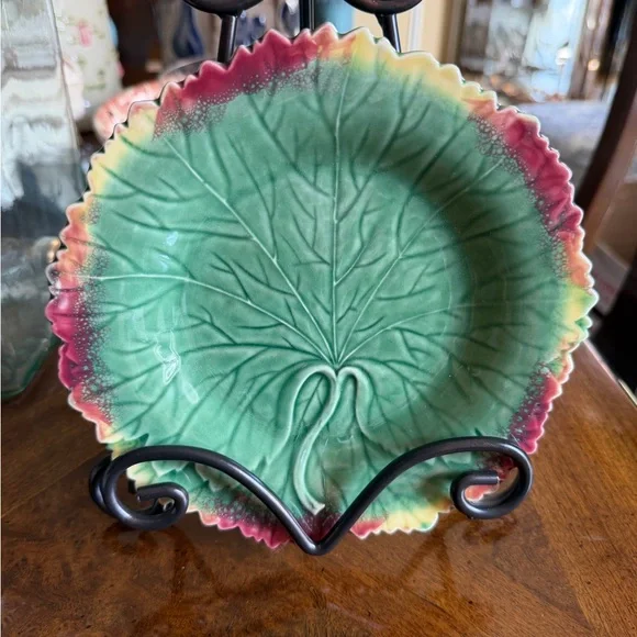 Majolica green Leaf-Shaped Ceramic Plate Bordallo pinheiro Portugal - Picture 1 of 5